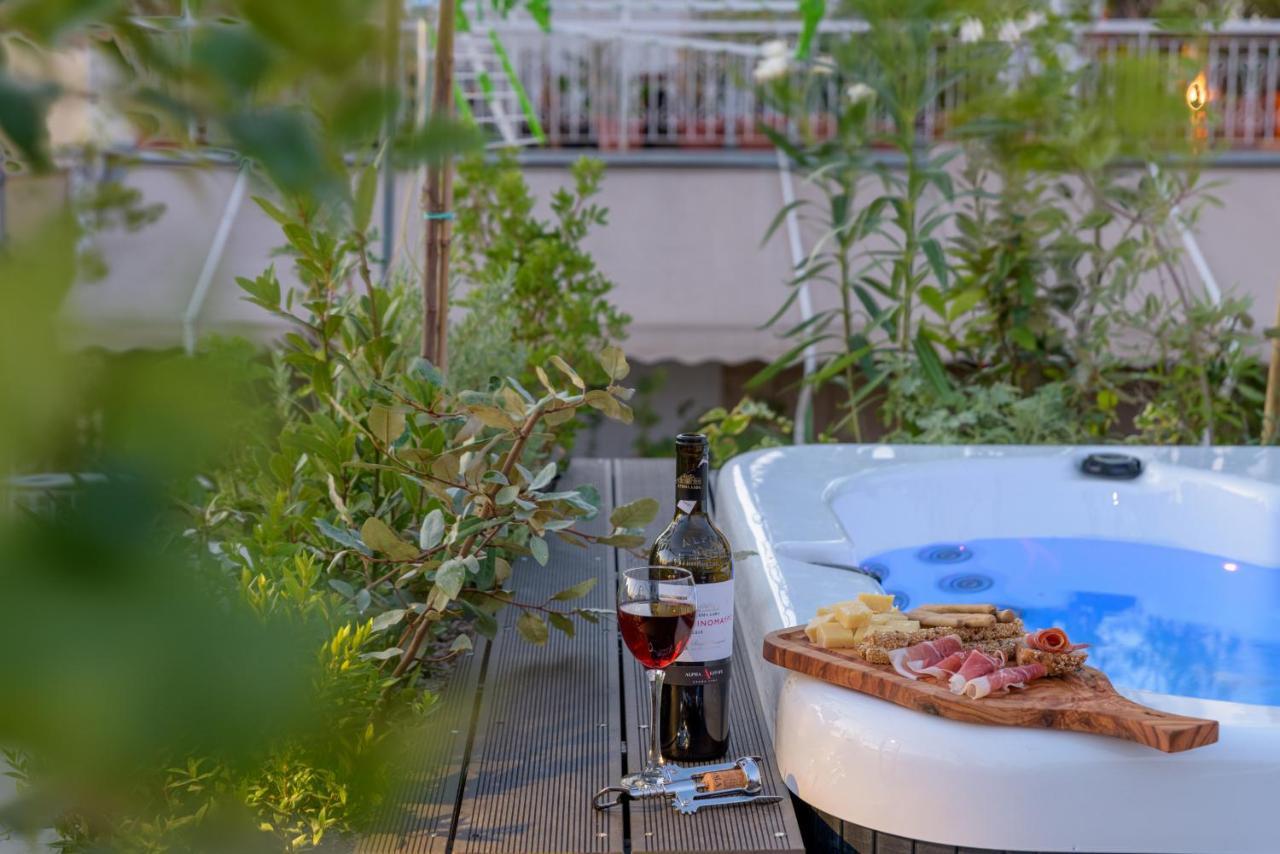 Your 4 Bdrm Dream House Acropolis View & Jacuzzi Αθήνα Εξωτερικό φωτογραφία
